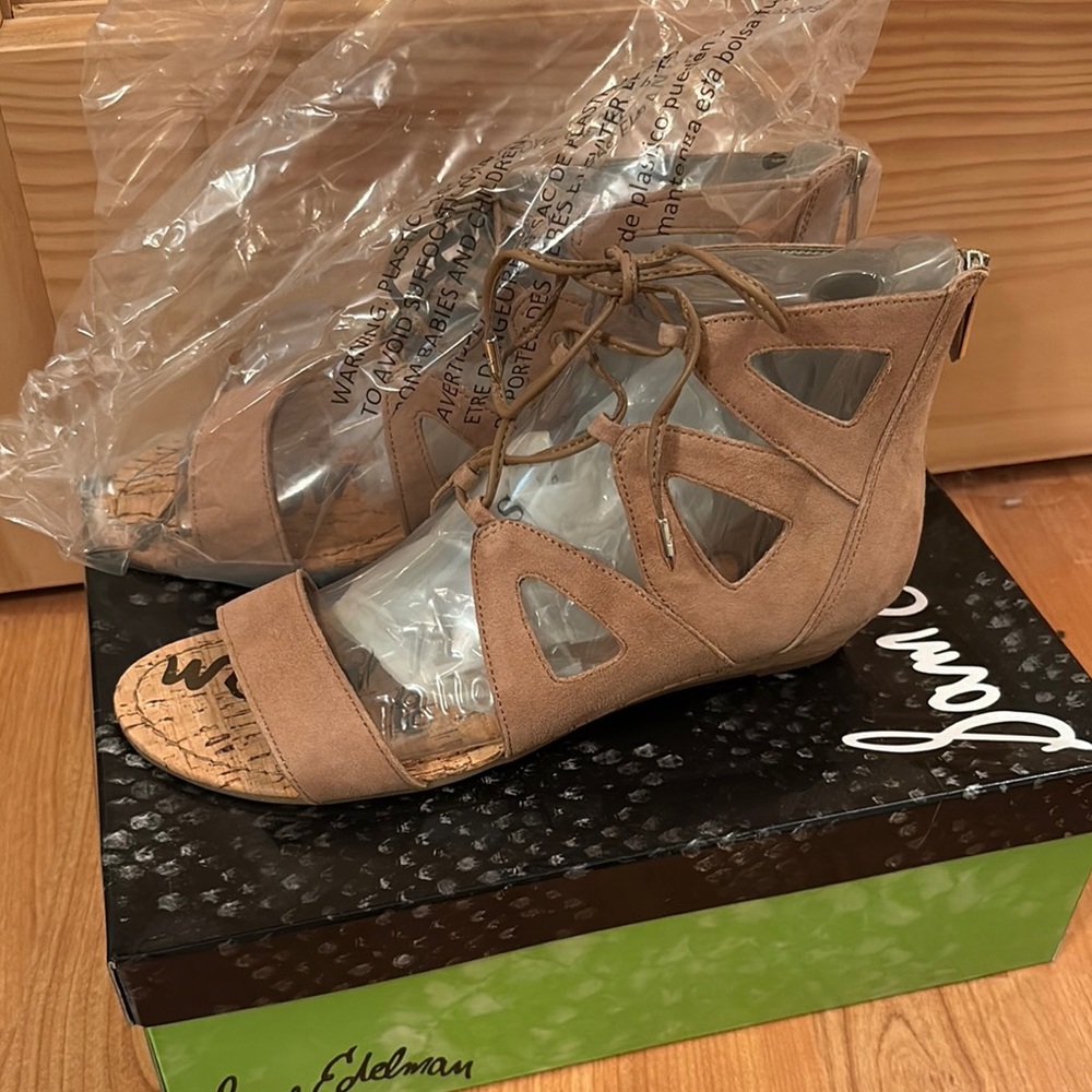 NIB Sam Edelman Dean Sandal